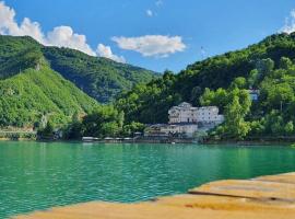 Pansion Asim: Jablanica, Železnička Stanica Ostrožac yakınında bir otel