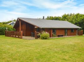 Awesome Home In Tarm With Sauna, hótel í Tarm