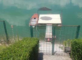 Lake House, hotel v destinaci Novi Pazar