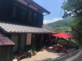 旅籠まさら HATAGO MaSaRa, hotel u gradu 'Tanabe'