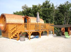 L'Insolite Jurassienne, cottage in Dompierre-sur-Mont