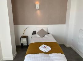 Moov'Appart Hotel Clichy, hotell i Clichy