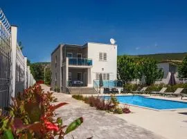 Mandalina HR Luxury Villa with Private Pool, Tennis Court and Boccie Alley