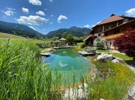 Ferienhaus Franz, hotel v destinaci Weissbriach