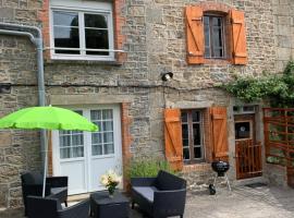 Doxie Cottage โรงแรมในSaint-Chabrais