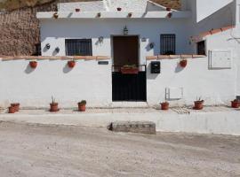 The Welcome Cave, goedkoop hotel in Freila