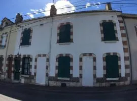 Appartement meublé 6 - 15 min Dampierre - 25 min Belleville - WIFI