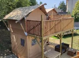 Camping Las Gaviotas、にあるアストゥリアス空港 - OVDの周辺ホテル