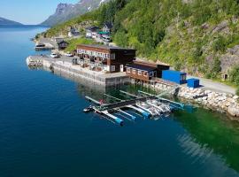 Ersfjordbotn Brygge, Ferienwohnung mit Hotelservice in Ersfjordbotn