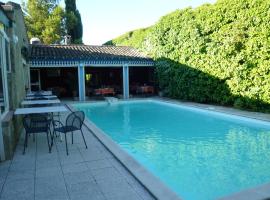 Hotel Restaurant Le Clos des Souquets, hotel v destinácii Fabrezan