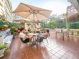 Fabrizzios Terrace Hostel, hostel in Barcelona