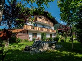 Haus Alexandra, hotel berdekatan Rosnerköpfl, Werfenweng