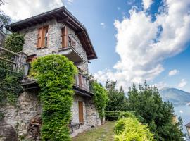 Chalet Lilia, kalnų namelis mieste Brienno