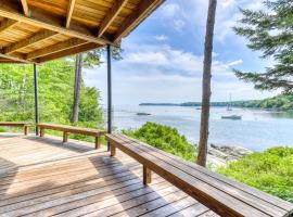 Sea Breeze Cottage, hotel di Wiscasset