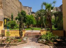 HOPESTEL Secret Garden Napoli, hotel v Neapoli