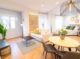 Chinitas Santos Apartments, хотел в Малага