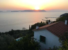 The Music House villa with pool, hotel v destinaci Klíma