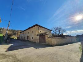 CASA RURAL PALACIO LOS LABREQUINES, country house in Villacomparada de Rueda