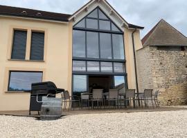 Aux Cortons - Maison avec vue sur le vignoble, hotel med parkering i Ladoix Serrigny