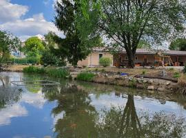 Penzion a hospůdka U Anny, hotel dicht bij: Chodov Natural Amphitheatre, Nové Sedlo