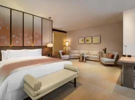 HUALUXE Shanghai Twelve At Hengshan