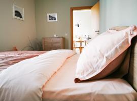 So Close Kapana - 2 Rooms Central Apartments, hotell i Plovdiv