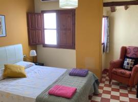 Casa Rural Hotel La Placeta AYORA: Ayora şehrinde bir otel