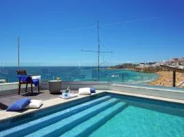 Casa da Bandeira -Perfect Location-Beach front- Rooftop Pool