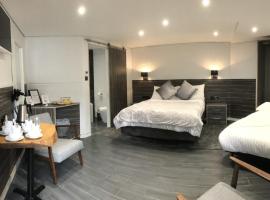 The WatersEdge, Canal Cottages, B&B in Hillingdon