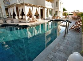 Le Rose Suite Hotel, hotel in: Jachthaven Rimini, Rimini