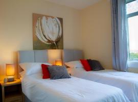 Carvetii - Fox House - 1st floor flat sleeps up to 8, hotel s parkiriščem v mestu Dunfermline