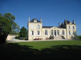 La France - Gite Chateau, hotel en Beychac-et-Caillau
