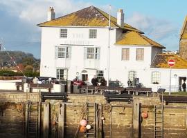 The George, bed and breakfast en West Bay