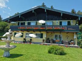 Ferienwohnungen Thalmeier: Sankt Gilgen şehrinde bir otel