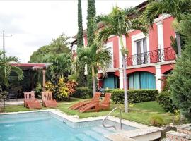 Los Altos Apartments & Studios, hótel í Managua