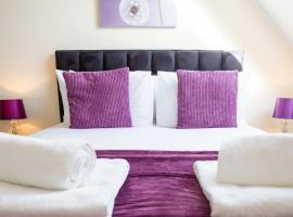 Velvet 2-bedroom apartment, Clockhouse, Hoddesdon, hotell i Hoddesdon