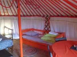 Yourte Mongole, luxury tent in Saint-Léger-sur-Dheune
