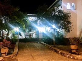 Hotel Cortijo Las Grullas, hotel v destinaci Benalup Casas Viejas