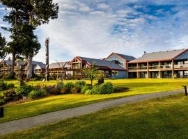 Best Western Plus Tin Wis Resort, hotel en Tofino