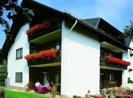 Pension Waldesruh, hotel with parking in Welschneudorf