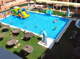 Junto a FIBES, amplio, luminoso, con piscina y parking, hotel near Aquopolis, Seville