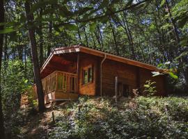 Chalets & Camping Villa Mayari, hotel v destinaci Escosse