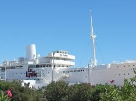 Hotel De La Mer, hotel em Le Barcarès