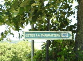 La Charmatière – hotel dla rodzin w mieście Saint-Laurent-de-Chamousset