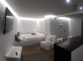 cal dalmau apartaments loft, отель в городе Pardines