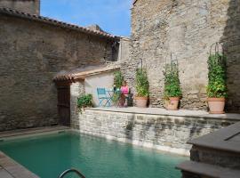 La Sentinelle, hotel with pools in Siran