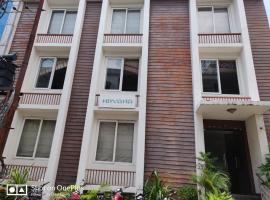 Starlit Select Nirvana, hotel em Varanasi Cantt, Varanasi