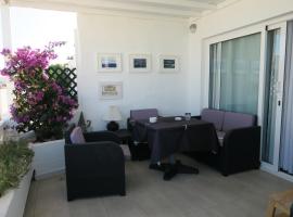 Casa Arrigo - Splendido bungalow centrale con grande terrazza e vista mare, spahotell i Puerto del Carmen