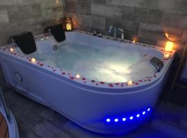 Esprit Zen en Provence Studio Spa privatif, מלון ספא בCheval-Blanc