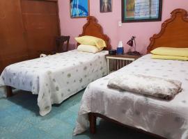 Viesnīca Acogedora habitación en excelente ubicación pilsētā Masatlana, netālu no apskates objekta parks Plazuela Machado